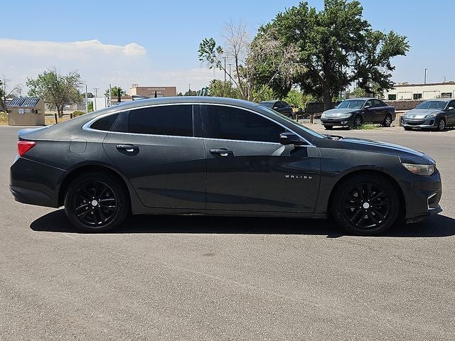 2017 Chevrolet Malibu — detail view