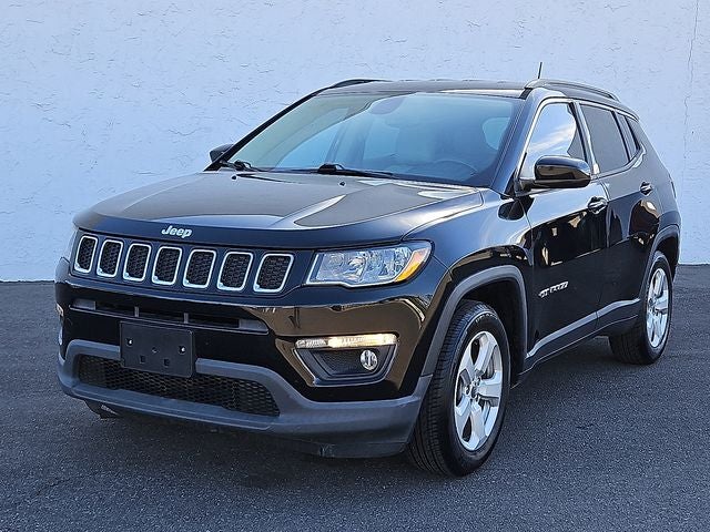 2019 Jeep Compass Latitude in Diamond Black Crystal Pearlcoat — front three-quarter view